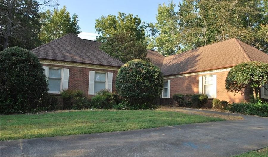 129 Jackson Dr, Advance, NC 27006 - 5 Beds, 4 Bath