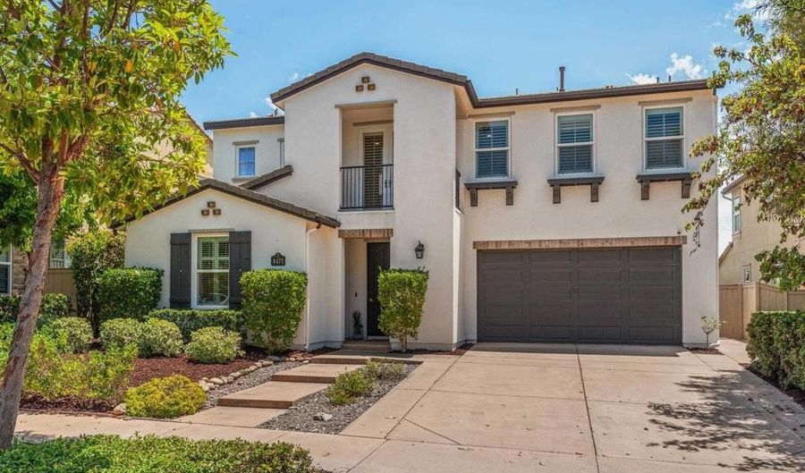 8471 Mathis Pl, San Diego, CA 92127 - 4 Beds, 3 Bath