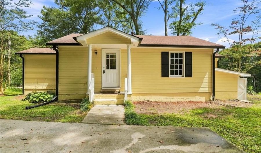 3350 Center St, Austell, GA 30106 - 3 Beds, 1 Bath