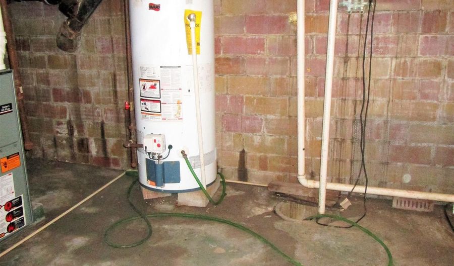 607 Lincoln, Ackley, IA 50601 - 2 Beds, 2 Bath