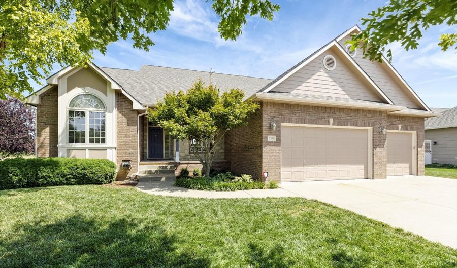 2304 Chestnut Ct, Augusta, KS 67010 - 5 Beds, 3 Bath