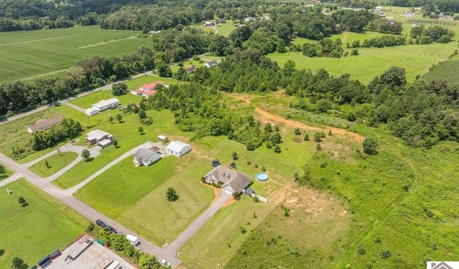 111 Cara Lynn Ln, Almo, KY 42020 - 3 Beds, 3 Bath
