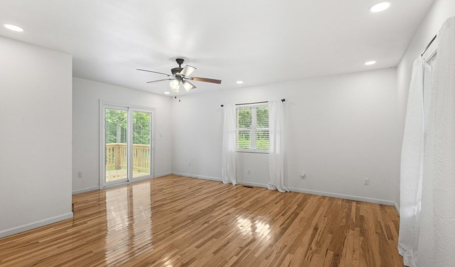 228 Sweeney Rd, Benton, TN 37307 - 2 Beds, 2 Bath