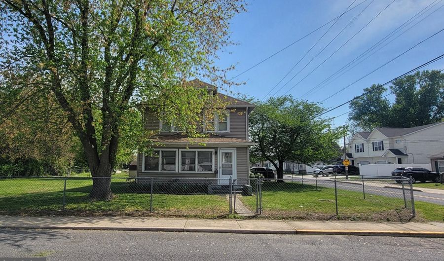 23 W MISPILLION St, Harrington, DE 19952 - 4 Beds, 1 Bath