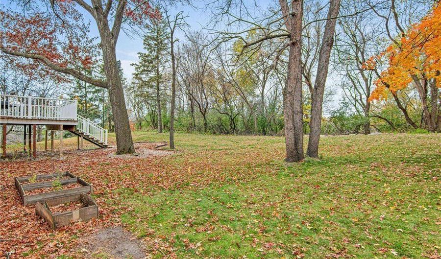 8481 142nd Street Ct, Apple Valley, MN 55124 - 4 Beds, 3 Bath