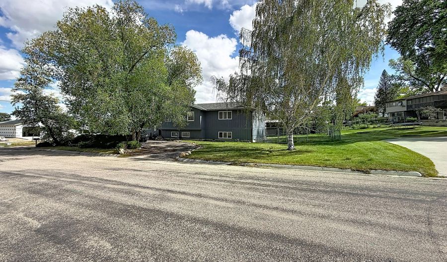 155 E Keays St, Buffalo, WY 82834 - 3 Beds, 3 Bath