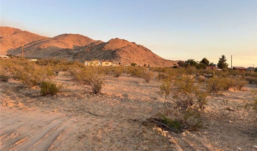 2 Old Mine Rd, Apple Valley, CA 92307 - 0 Beds, 0 Bath