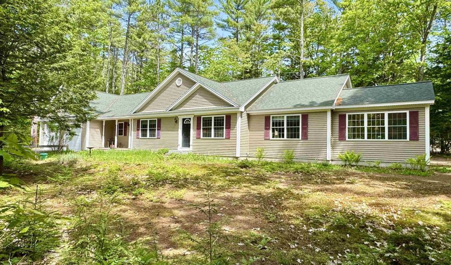 24 W Side Woods Rd, Bartlett, NH 03812 - 3 Beds, 2 Bath