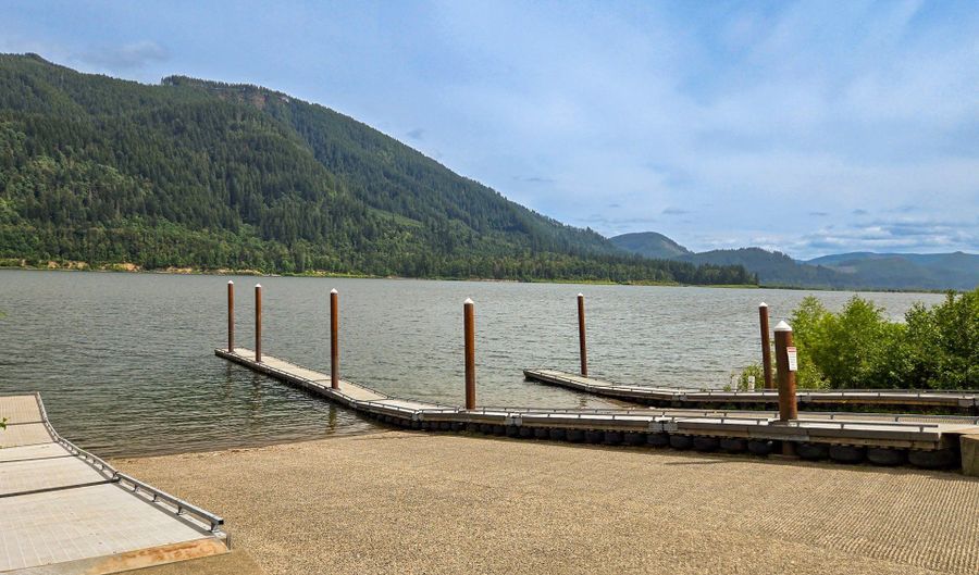 407 N DUBOIS Rd, Ariel, WA 98603 - 3 Beds, 2 Bath
