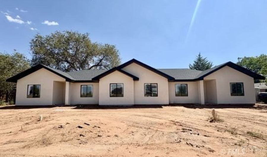 172 S Pioneer St, Colorado City, AZ 86021 - 3 Beds, 2 Bath