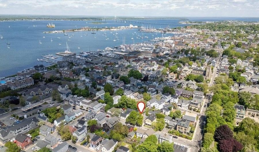 50 Lee Ave, Newport, RI 02840 - 2 Beds, 2 Bath