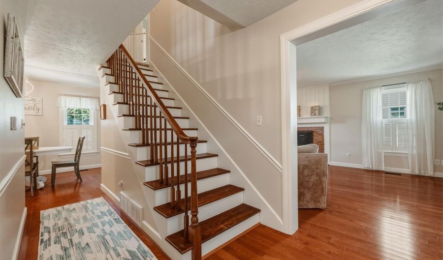 404 Big Bend Rd, Barboursville, WV 25504 - 4 Beds, 3 Bath