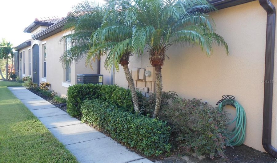 344 MYSTIC FALLS Dr, Apollo Beach, FL 33572 - 2 Beds, 2 Bath