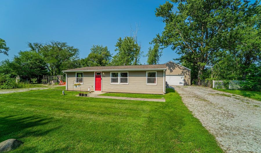 12736 Whitcomb St, Crown Point, IN 46307 - 3 Beds, 1 Bath