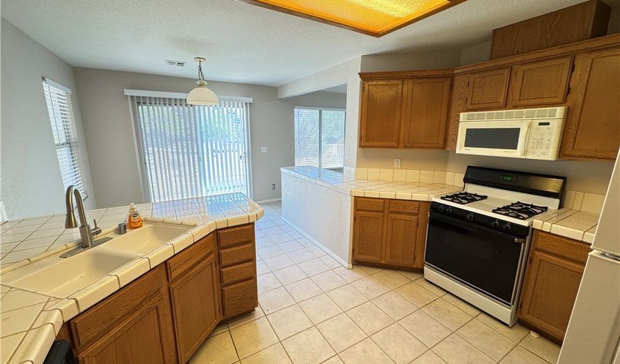 7273 Vista Bonita Dr, Las Vegas, NV 89149 - 2 Beds, 2 Bath
