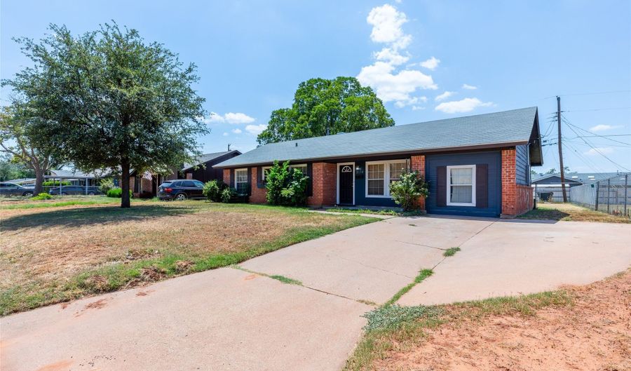 2152 Westview Dr, Abilene, TX 79603 - 3 Beds, 2 Bath