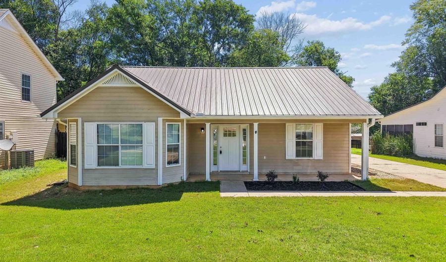 134 PARK PLACE Ln, Alabaster, AL 35007 - 3 Beds, 2 Bath