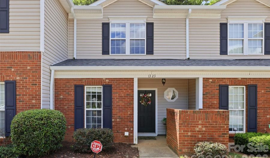 1323 Anthem Ct, Charlotte, NC 28205 - 2 Beds, 3 Bath