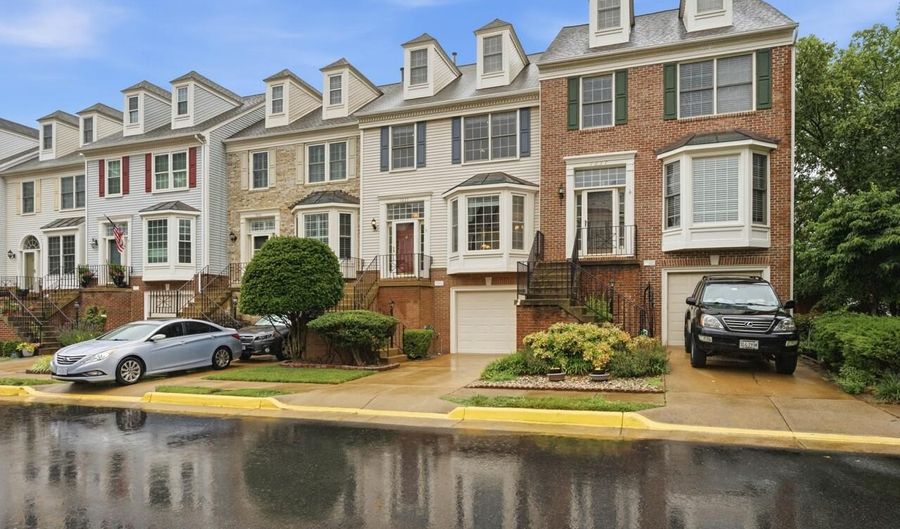 7035 KINGS MANOR Dr, Alexandria, VA 22315 - 3 Beds, 4 Bath