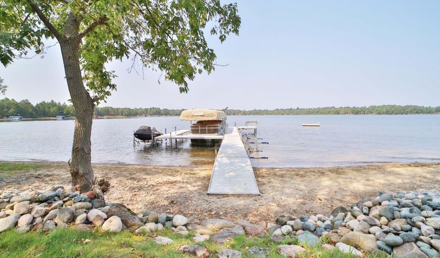 1635 1627 E Ponto Lake Rd NW, Backus, MN 56435 - 5 Beds, 3 Bath