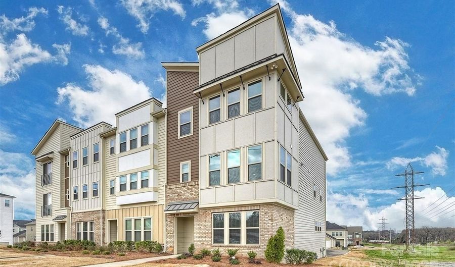 2635 Statesville Ave, Charlotte, NC 28206 - 4 Beds, 4 Bath
