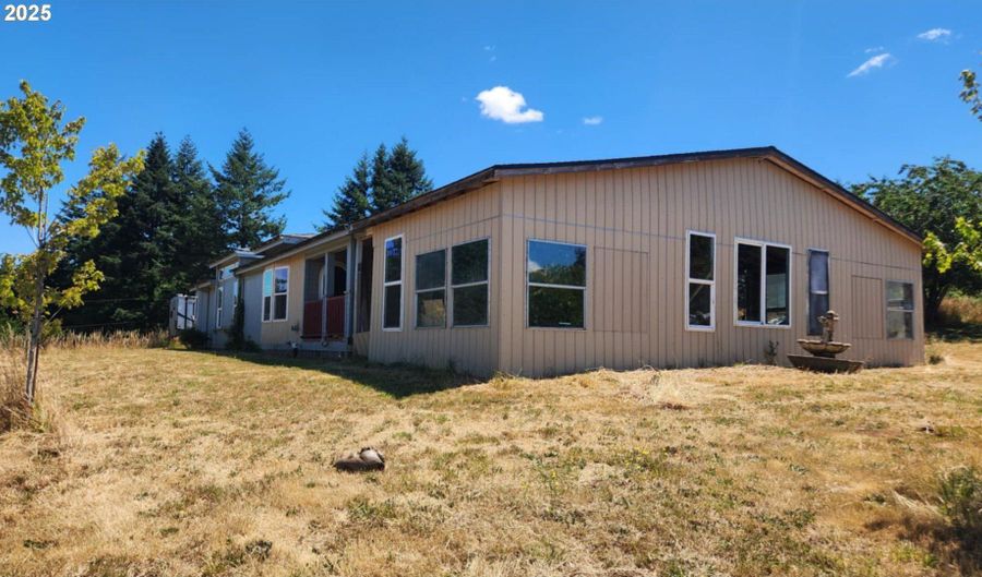 8325 SE SKY VISTA Dr, Amity, OR 97101 - 3 Beds, 2 Bath