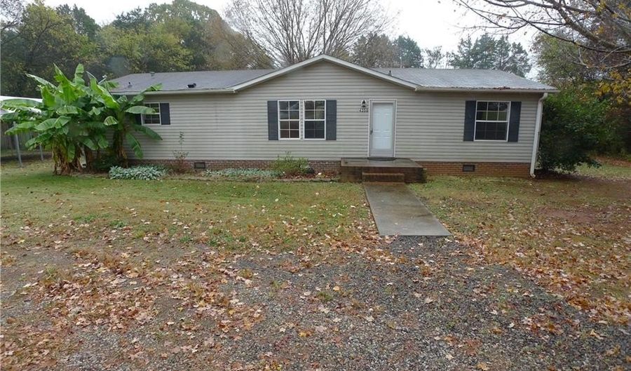 4338 US Highway 158, Advance, NC 27006 - 3 Beds, 2 Bath
