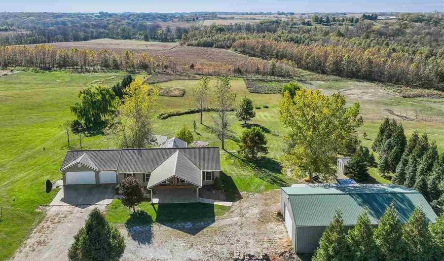 3125 190th St, Ainsworth, IA 52201 - 5 Beds, 3 Bath