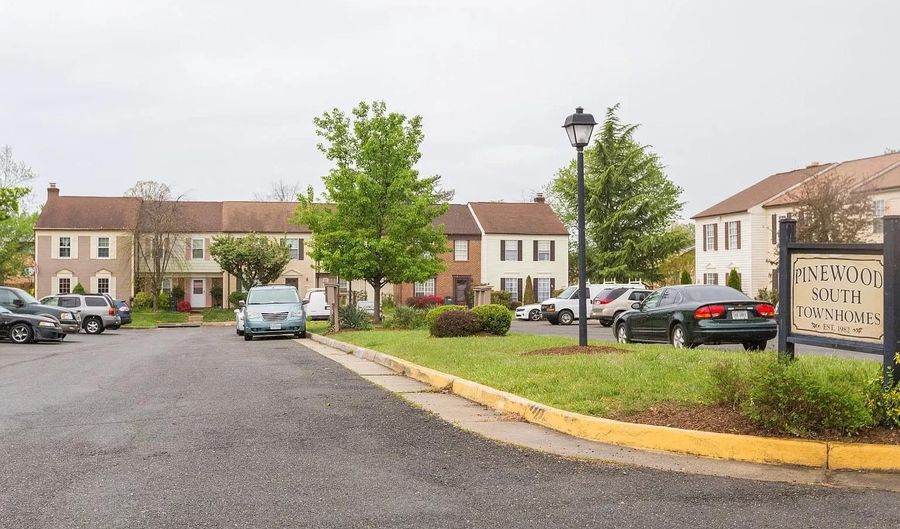 8461 DIABLO Ct, Alexandria, VA 22309 - 3 Beds, 2 Bath