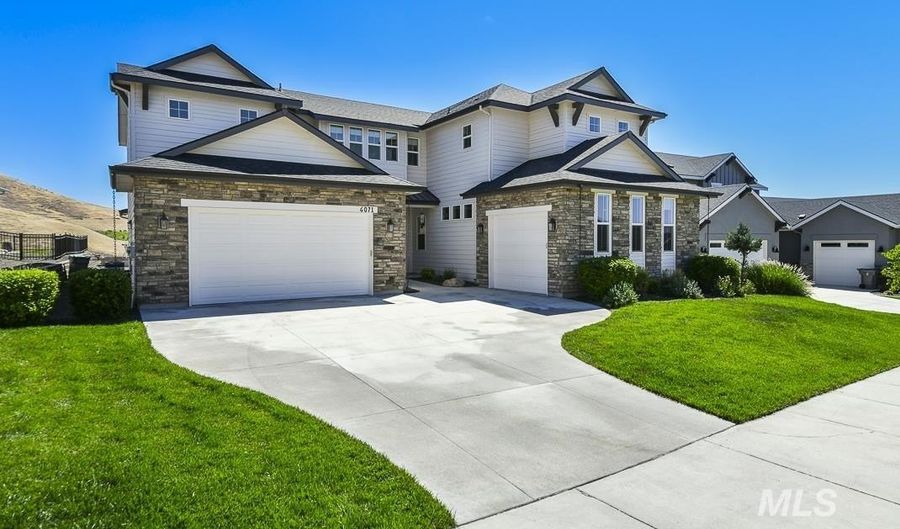 6071 E Hootowl Dr, Boise, ID 83716 - 4 Beds, 4 Bath