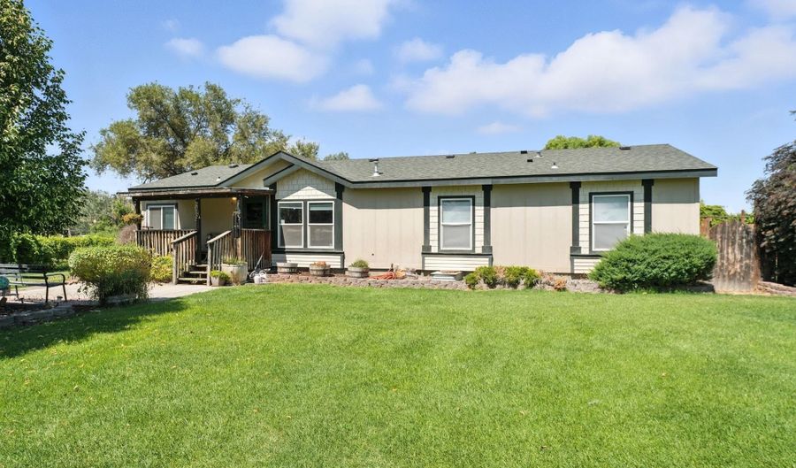 6802 E Pendleton Rd, Benton City, WA 99320 - 3 Beds, 2 Bath