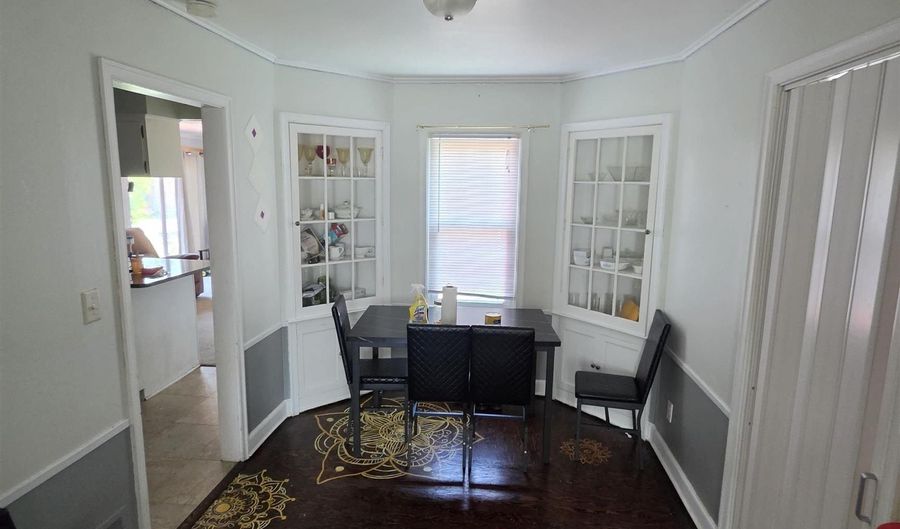 412 N Phillips St, Algona, IA 50511 - 3 Beds, 2 Bath