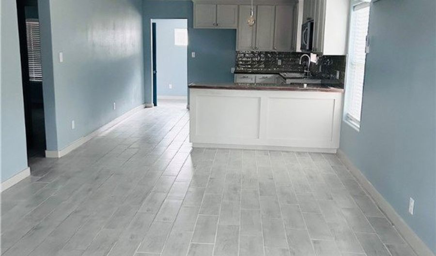 516 E 6th St A, Alice, TX 78332 - 2 Beds, 1 Bath