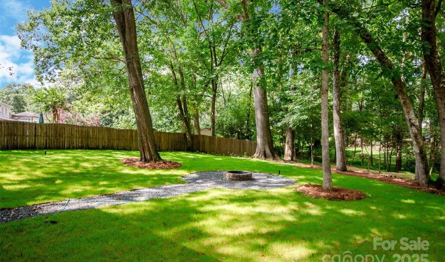 6706 Queensberry Dr, Charlotte, NC 28226 - 4 Beds, 3 Bath