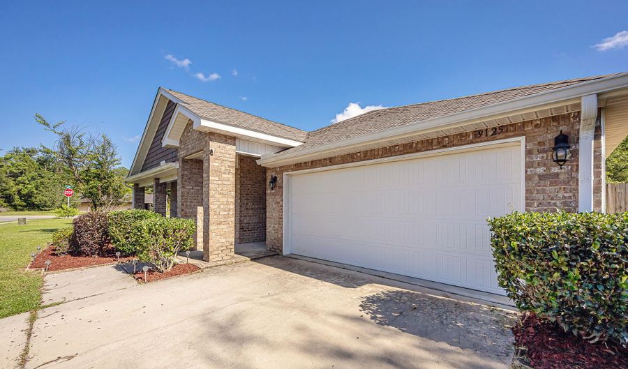 9125 Bellewood Dr, Biloxi, MS 39532 - 4 Beds, 2 Bath