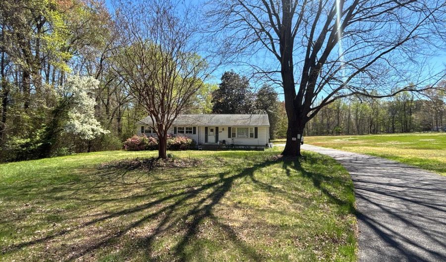 12425 LANHAM SEVERN Rd, Bowie, MD 20720 - 4 Beds, 2 Bath
