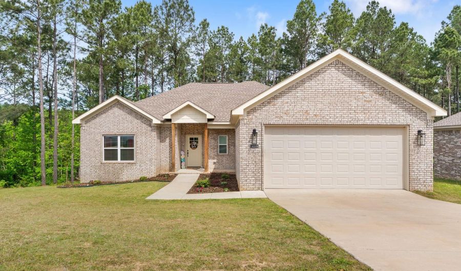 18508 Parkway Pines Dr, Bauxite, AR 72011 - 3 Beds, 2 Bath