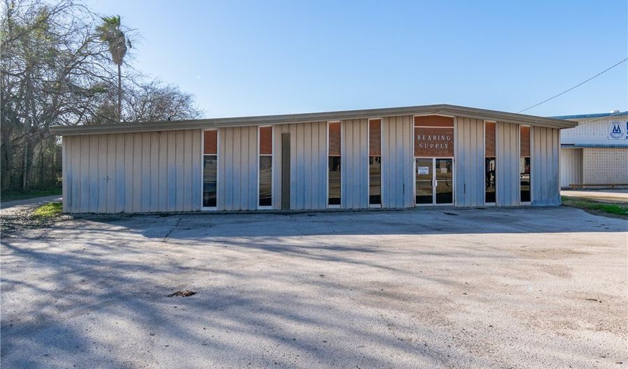 1303 S Falfurrias Hwy, Alice, TX 78332 - 0 Beds, 0 Bath