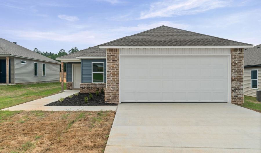 8049 Chesapeake Trl, Bauxite, AR 72011 - 3 Beds, 2 Bath