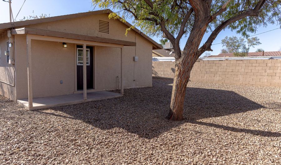 1146 E 6TH St, Casa Grande, AZ 85122 - 3 Beds, 1 Bath