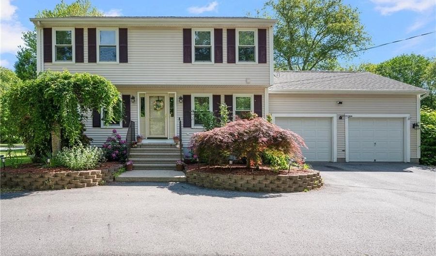 680 S Main St, Burrillville, RI 02859 - 3 Beds, 2 Bath