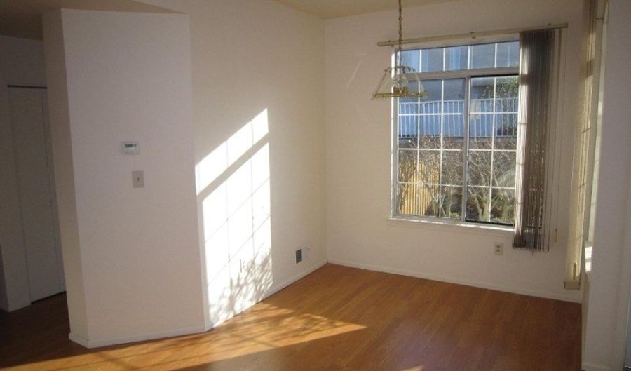 2 Birchwood Rd, Bedminster, NJ 07921 - 2 Beds, 3 Bath