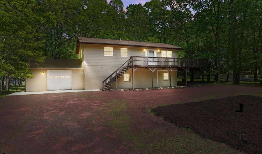 289 Towamensing Trl, Albrightsville, PA 18210 - 4 Beds, 3 Bath