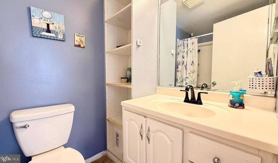 6441 RICHMOND Hwy #203, Alexandria, VA 22306 - 2 Beds, 1 Bath