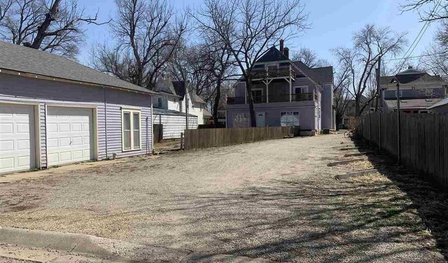 820 NW 3rd, Abilene, KS 67410 - 9 Beds, 8 Bath