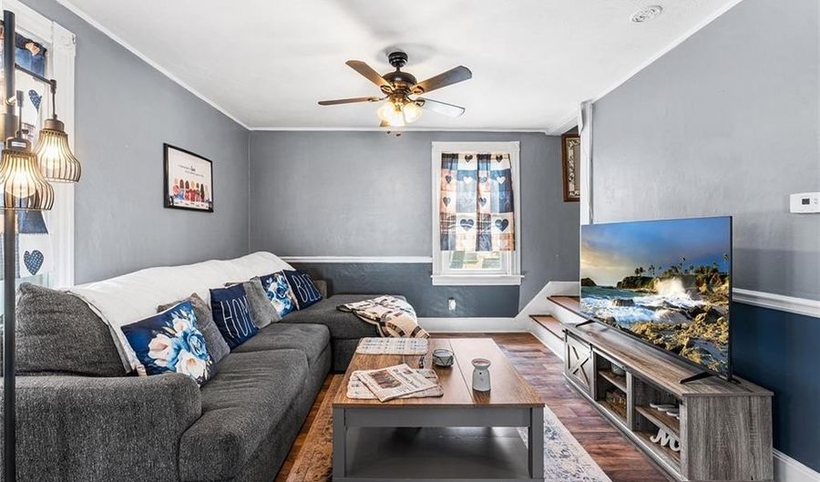 95 Ivy St, East Providence, RI 02914 - 2 Beds, 1 Bath
