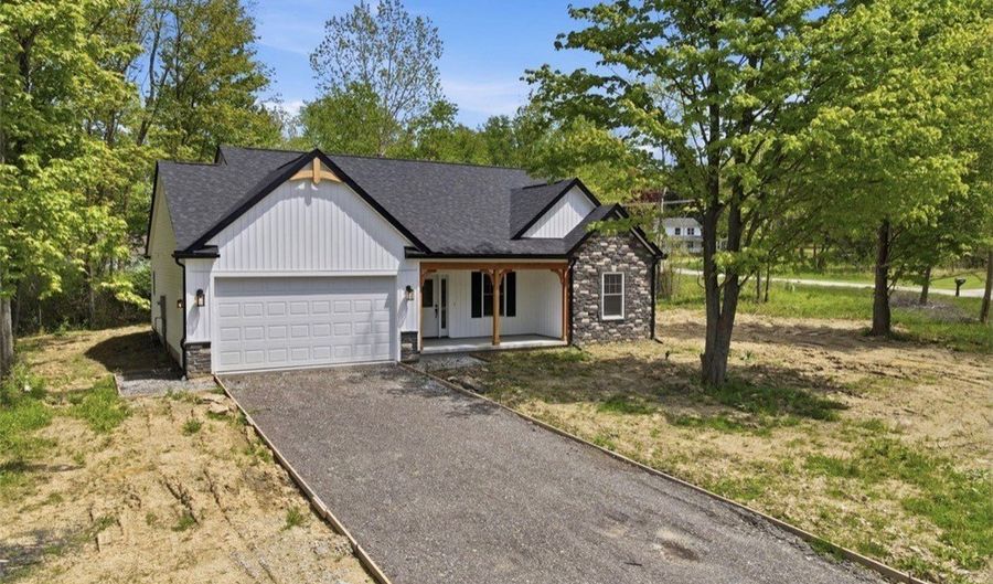 6842 Florence Ave, Ashtabula, OH 44004 - 3 Beds, 2 Bath