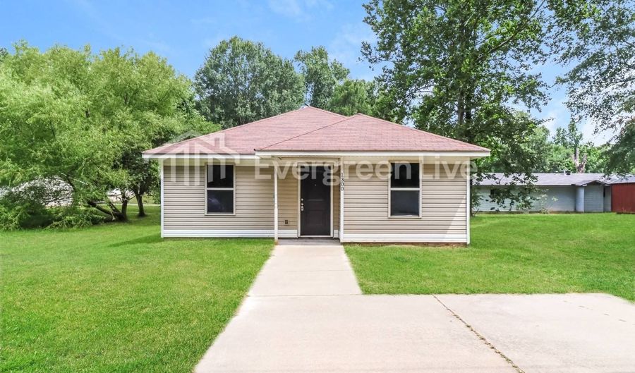 1300 Ridge Rd, Benton, AR 72015 - 3 Beds, 2 Bath