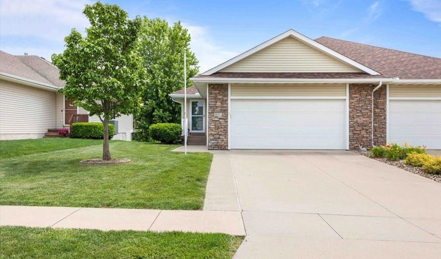 827 SW 46th St, Ankeny, IA 50023 - 3 Beds, 2 Bath