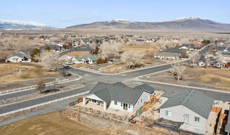 783 Divot Dr, Fernley, NV 89408 - 4 Beds, 3 Bath